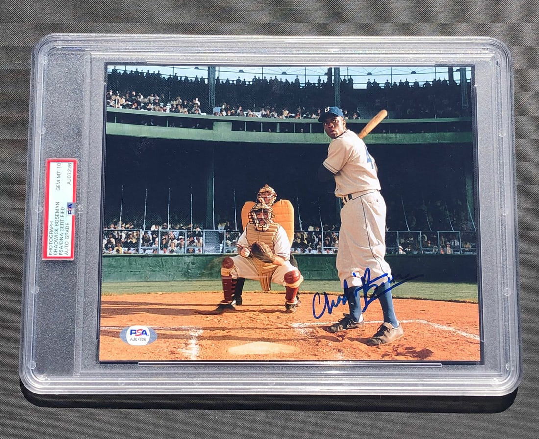 Chadwick Boseman Signed 8x10 Photo PSA 10 Mint Autograph 42: Chadwick Boseman Signed 8x10 Photo PSA 10 Mint Autograph 42 This is an 8x10 professionally printed photo autographed by the late Chadwick Boseman, renowned for his role in the movie 42 as well as in T