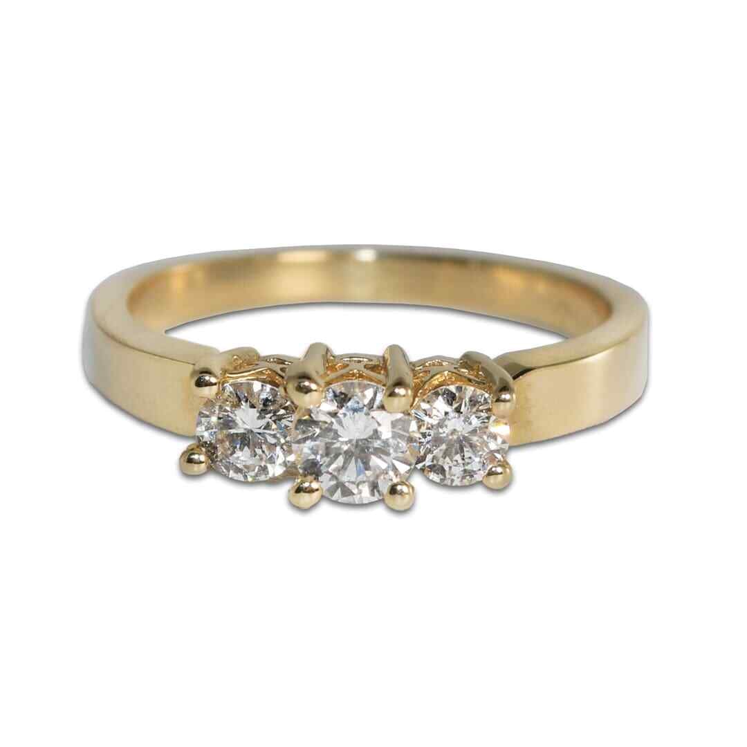 14K Yellow Gold Three-Stone Diamond Ring 0.69ct SI1-SI2 (1 of 7)