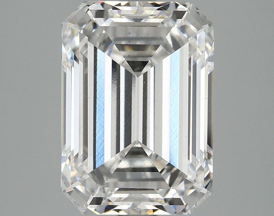 Loose Diamond - EMERALD 4.08ct E VS1: Loose Diamond - EMERALD 4.08ct E VS1 Source: This is a real non-mined Diamond that has been grown in a lab Shape: EMERALD Carats: 4.08 Color: E Clarity: VS1 Certification: IGI Video: