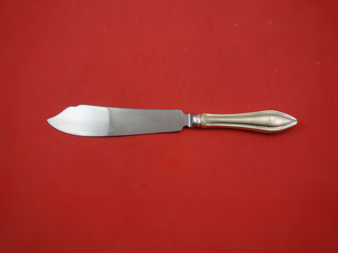 Gorham Clermont Sterling Silver Cake Knife 10 3/4 Inch Vintage: Gorham Clermont Sterling Silver Cake Knife 10 3/4 Inch Vintage This exquisite cake knife from the Clermont pattern by Gorham is a stunning addition to any table setting. Crafted from sterling silver,