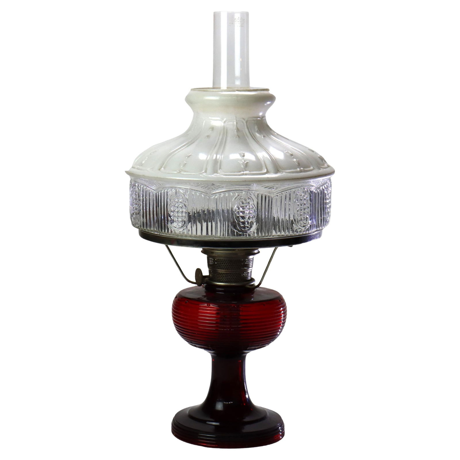 Rare Antique Mantle Lamp Co Red Glass Kerosene Lamp c1920 Opalescent Shade: Rare Antique Mantle Lamp Co Red Glass Kerosene Lamp c1920 Opalescent Shade This exquisite kerosene lamp, crafted by the Antique Mantle Lamp Co. around 1920, showcases a stunning red glass base complem