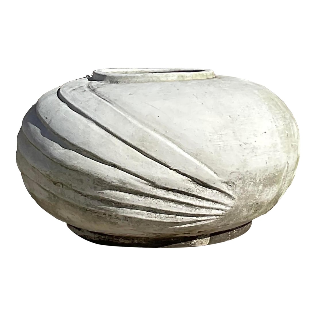 Chic Vintage White Cement Planter 25 x 25 x 16.5: Chic Vintage White Cement Planter 25 x 25 x 16.5 Enhance your garden's aesthetic with this stunning vintage white cement planter featuring elegant ridges. This charming piece, sourced from a Palm Beac