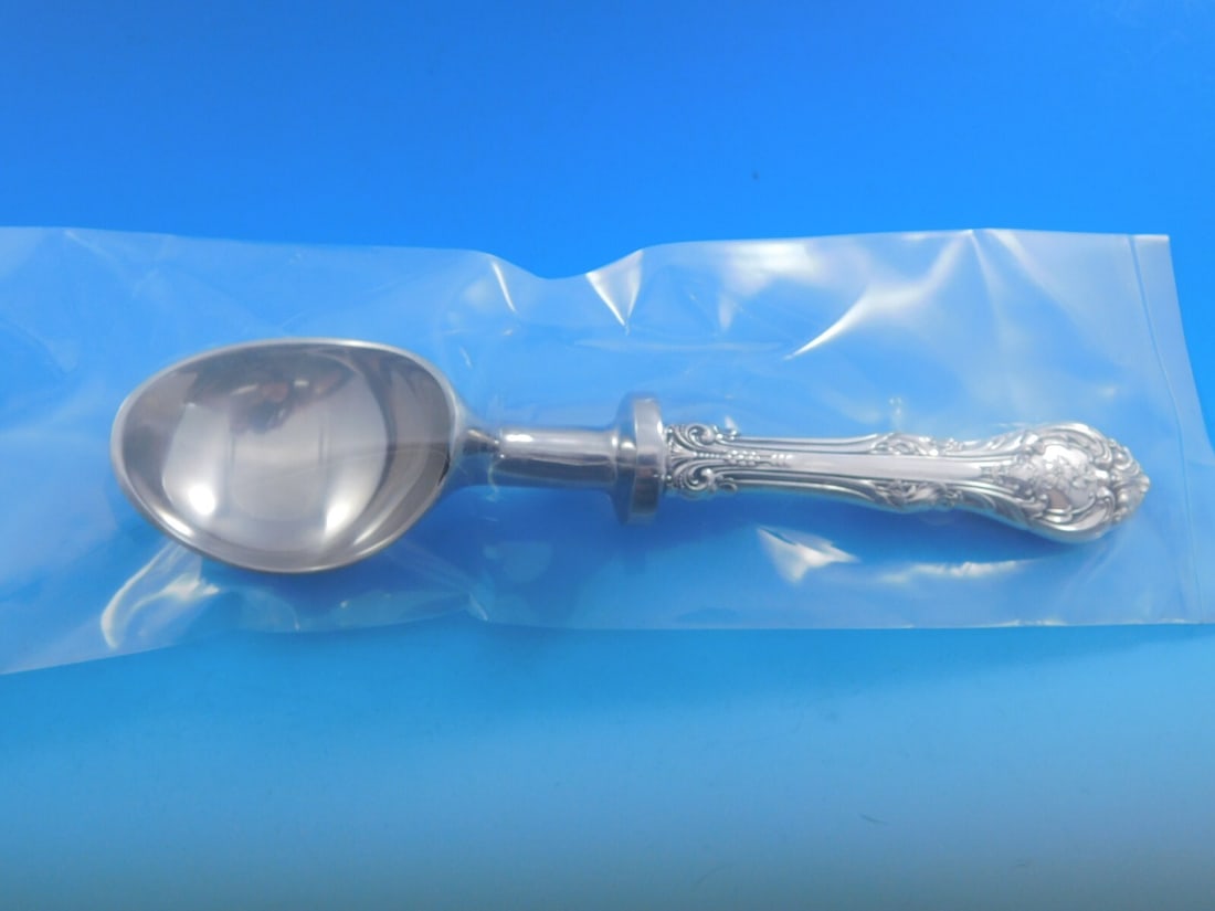 Gorham King Edward Sterling Silver Ice Cream Scoop Custom Made 7 3/8: Gorham King Edward Sterling Silver Ice Cream Scoop Custom Made 7 3/8 Elevate your dining experience with the King Edward ice cream scoop by Gorham. Crafted from sterling silver, this custom-made scoop