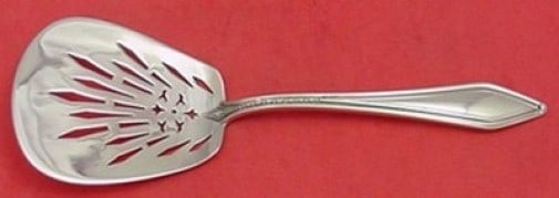 Watson Sterling Silver Governor Dummer 7.5" Tomato Server: Watson Sterling Silver Governor Dummer 7.5" Tomato Server Presenting a stunning 7 1/2" tomato server from the Governor Dummer pattern by Watson, crafted from high-quality sterling silver. This exquisi