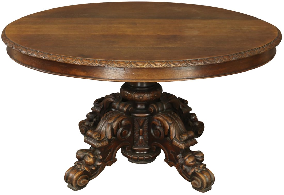 Antique 1880 Oak Dining Table in Hunting Style: Antique 1880 Oak Dining Table in Hunting Style This Elegant Renaissance Oak Dining Table embodies timeless craftsmanship and vintage charm, perfect for enhancing your dining space. Constructed from st