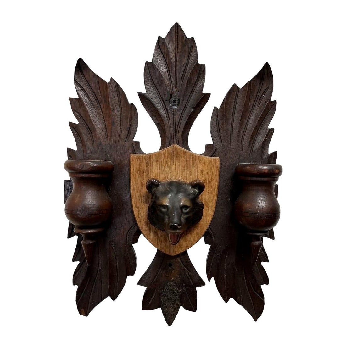 19th Century Black Forest Bear Head Double Match Holder Wood: 19th Century Black Forest Bear Head Double Match Holder Wood This exquisite 19th Century Black Forest Bear Head Carved Double Match Holder features a stunningly detailed black bear head at the center,