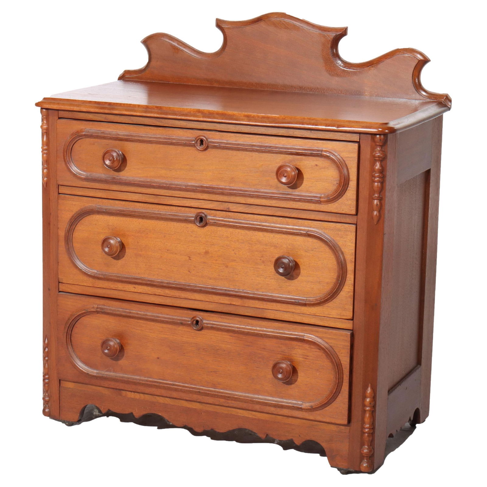 Victorian Walnut Commode with 3 Drawers C1890: Victorian Walnut Commode with 3 Drawers C1890 This exquisite Antique Victorian Walnut Three Drawer Commode, dating back to circa 1890, showcases the elegance of the Victorian era. Crafted from high-qu