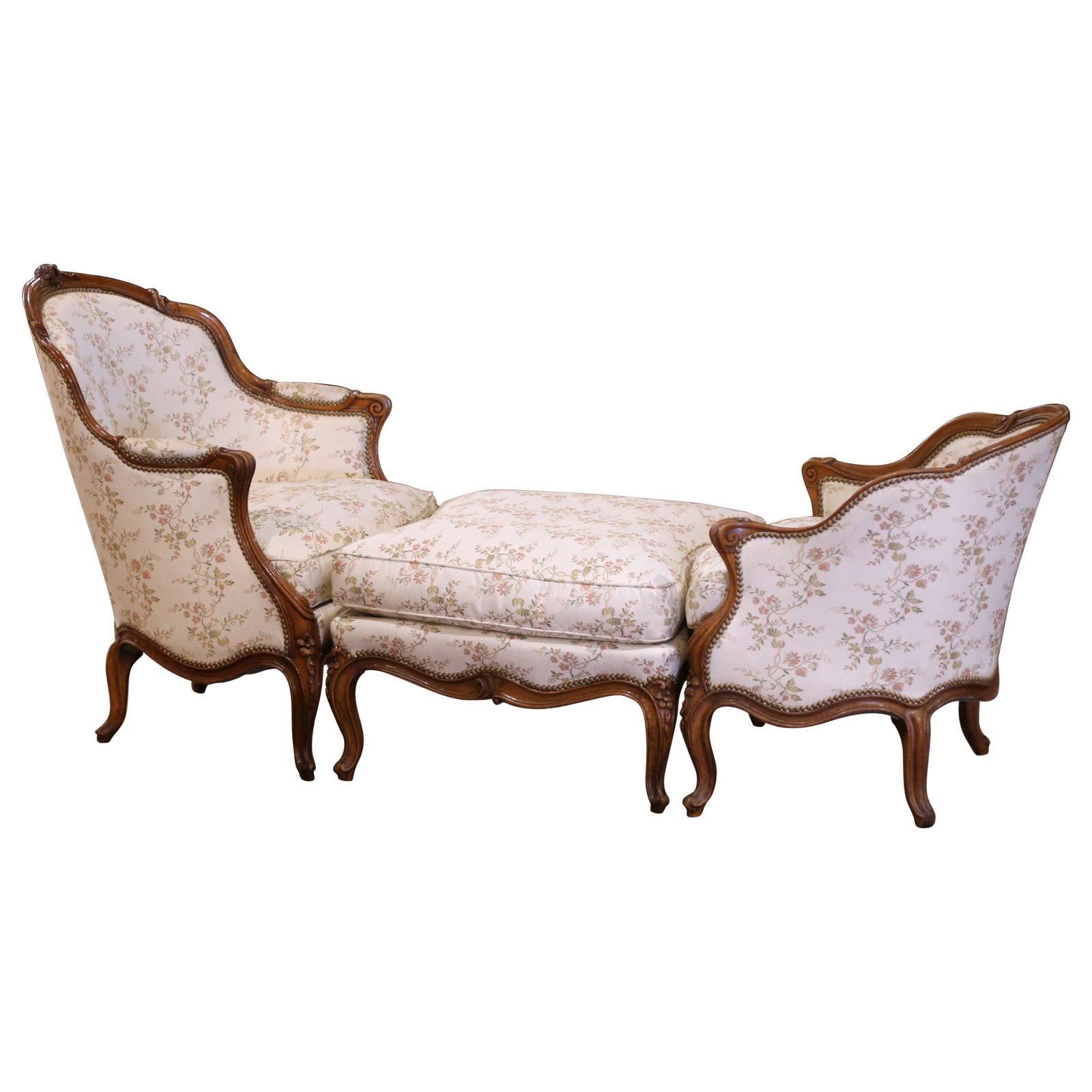 19th Century Louis XV Walnut Chaise Lounge Set of 3: 19th Century Louis XV Walnut Chaise Lounge Set of 3 Experience the elegance of the 19th century with this exquisite French Louis XV carved walnut three-piece chaise lounge set. Crafted in Provence aro