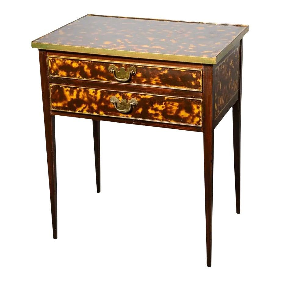 Henkel-Harris Rare Lacquered Tortoiseshell Side Table with Drawers: Henkel-Harris Rare Lacquered Tortoiseshell Side Table with Drawers Discover this exquisite Lacquered Tortoiseshell Faux Painted Side Table by Henkel-Harris, a rare find that showcases exceptional craf
