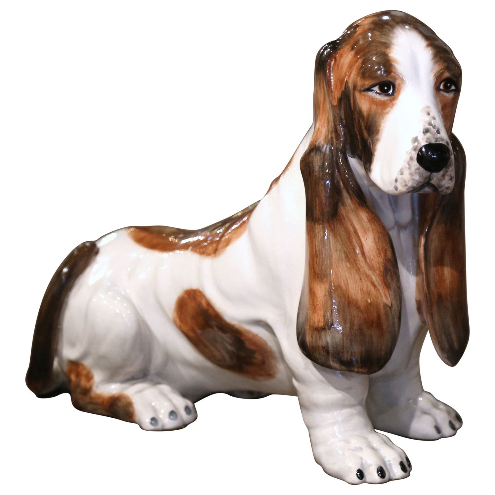 Vintage Italian Terracotta Basset Hound Sculpture Signed C. S. M.: Vintage Italian Terracotta Basset Hound Sculpture Signed C. S. M. Celebrate your love for dogs with this exquisite vintage Italian terracotta Basset Hound sculpture, crafted around the year 2000. This