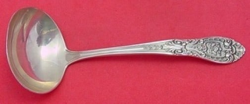 Easterling Southern Grandeur Sterling Silver Sauce Ladle 5 1/8": Easterling Southern Grandeur Sterling Silver Sauce Ladle 5 1/8" This exquisite sauce ladle is crafted from sterling silver and features the elegant Southern Grandeur pattern by Easterling. Measuring 5