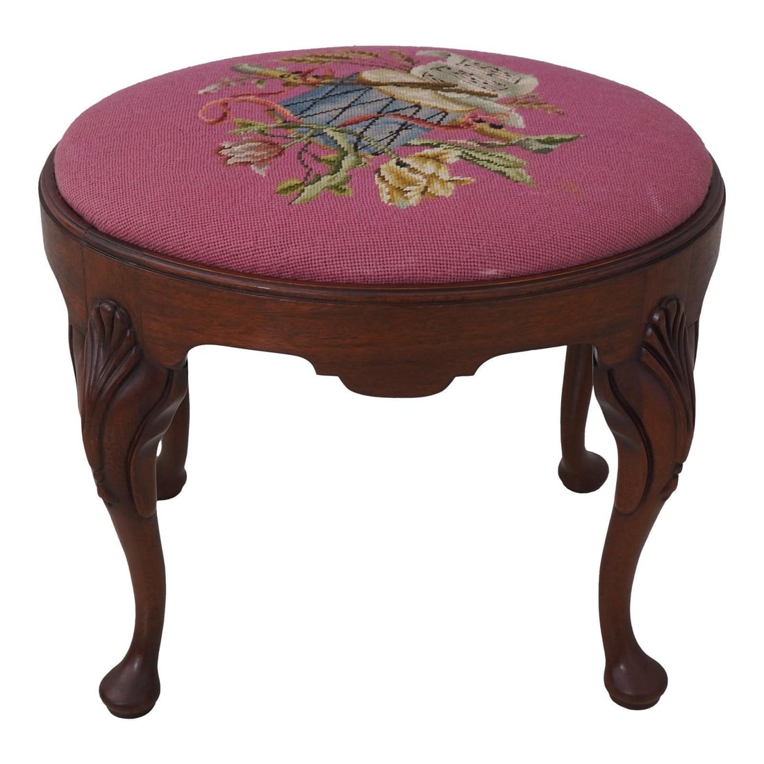 Elegant Queen Anne Mahogany Needlepoint Ottoman Footstool 30 Years Old: Elegant Queen Anne Mahogany Needlepoint Ottoman Footstool 30 Years Old This exquisite Queen Anne Mahogany Needlepoint Ottoman or Footstool showcases high-quality craftsmanship and timeless elegance. F