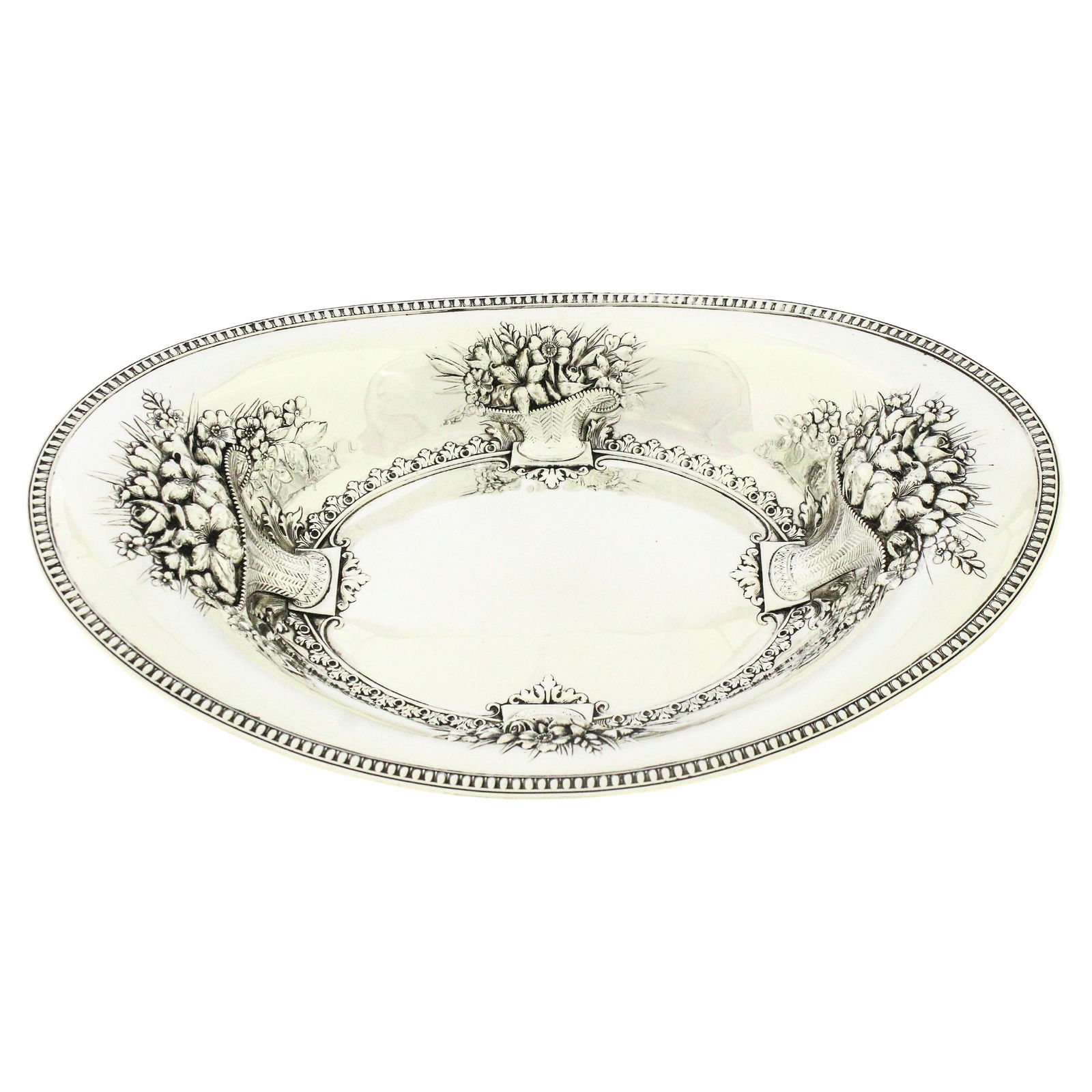 Antique Whiting Sterling Silver Breadbasket 1909 Oval Floral Design: Antique Whiting Sterling Silver Breadbasket 1909 Oval Floral Design This exquisite sterling silver breadbasket, crafted by the Whiting Manufacturing Company in 1909, exemplifies the artistry of repous