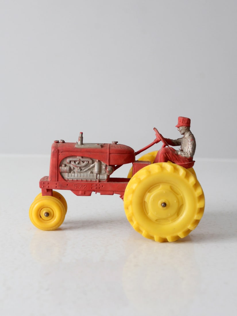 Vintage Auburn Rubber Allis-Chalmers Toy Tractor Model 572 1950s (1 of 11)