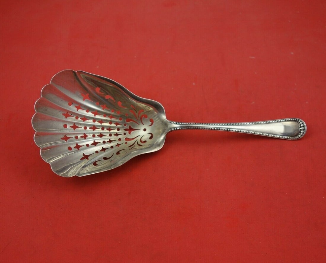 Gorham Newcastle Sterling Silver Saratoga Chip Server 8 7/8 Inch: Gorham Newcastle Sterling Silver Saratoga Chip Server 8 7/8 Inch Presenting the Newcastle by Gorham Sterling Silver Saratoga Chip Server, measuring 8 7/8 inches. Crafted from high-quality sterling sil