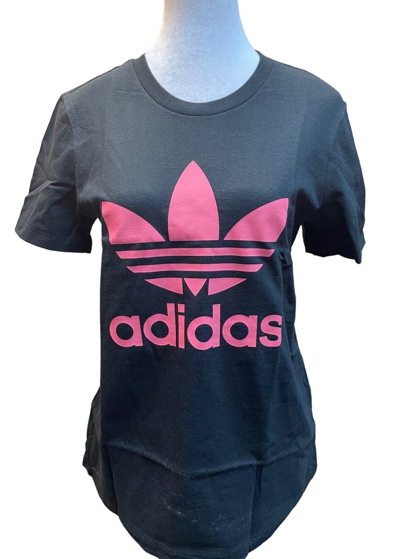 Adidas Womens Black Pink Logo Crew Neck T-Shirt XS New with Tags: Adidas Womens Black Pink Logo Crew Neck T-Shirt XS New with Tags Elevate your casual style with this women's adidas Black & Pink Logo Graphic T-Shirt. Crafted from 100% super soft cotton, this short s