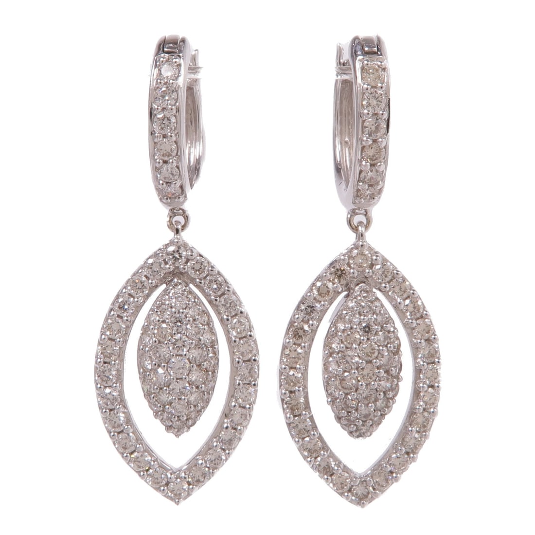 JEWELRY Diamond Pierced Earrings in 18K White Gold: JEWELRY Diamond Pierced Earrings in 18K White Gold These stunning diamond earrings are crafted from 18K white gold, showcasing an elegant design perfect for any occasion. The clear diamonds add a clas