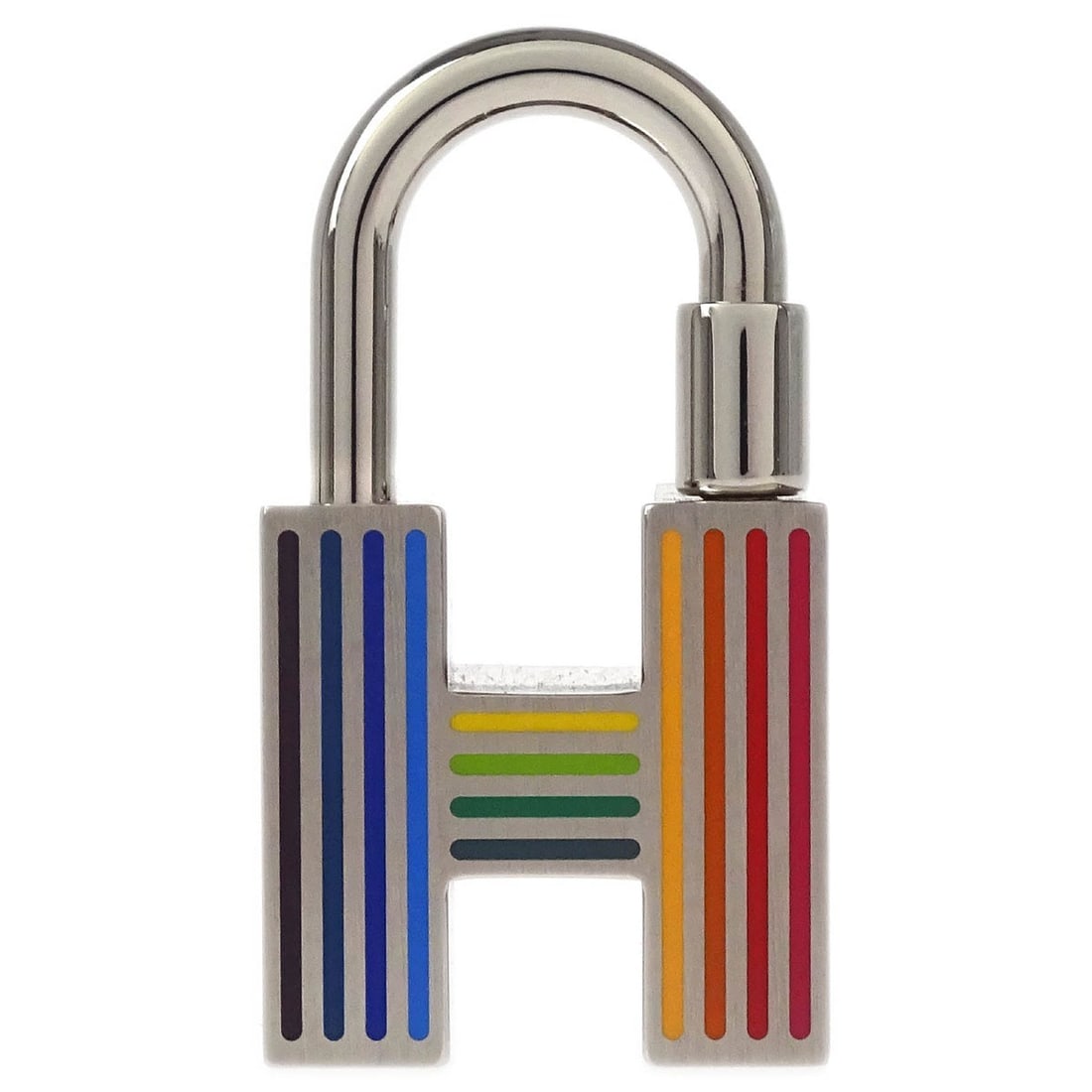 Hermes Quizz Rainbow Cadena Silver Key Ring: Hermes Quizz Rainbow Cadena Silver Key Ring This stunning Hermes Quizz Rainbow Cadena Key Ring is a delightful blend of luxury and functionality. Crafted in France, this key ring showcases a silver fi