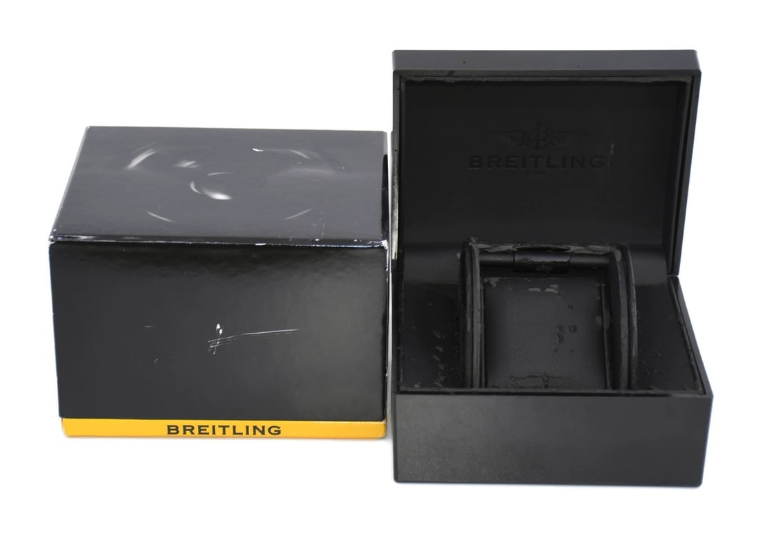Authentic Breitling Presentation Box for Single Watch 7x6x5 Inches: Authentic Breitling Presentation Box for Single Watch 7x6x5 Inches This authentic Breitling watch presentation box is designed for a single watch. The box measures 7 x 6 x 5 inches and is ideal for sh
