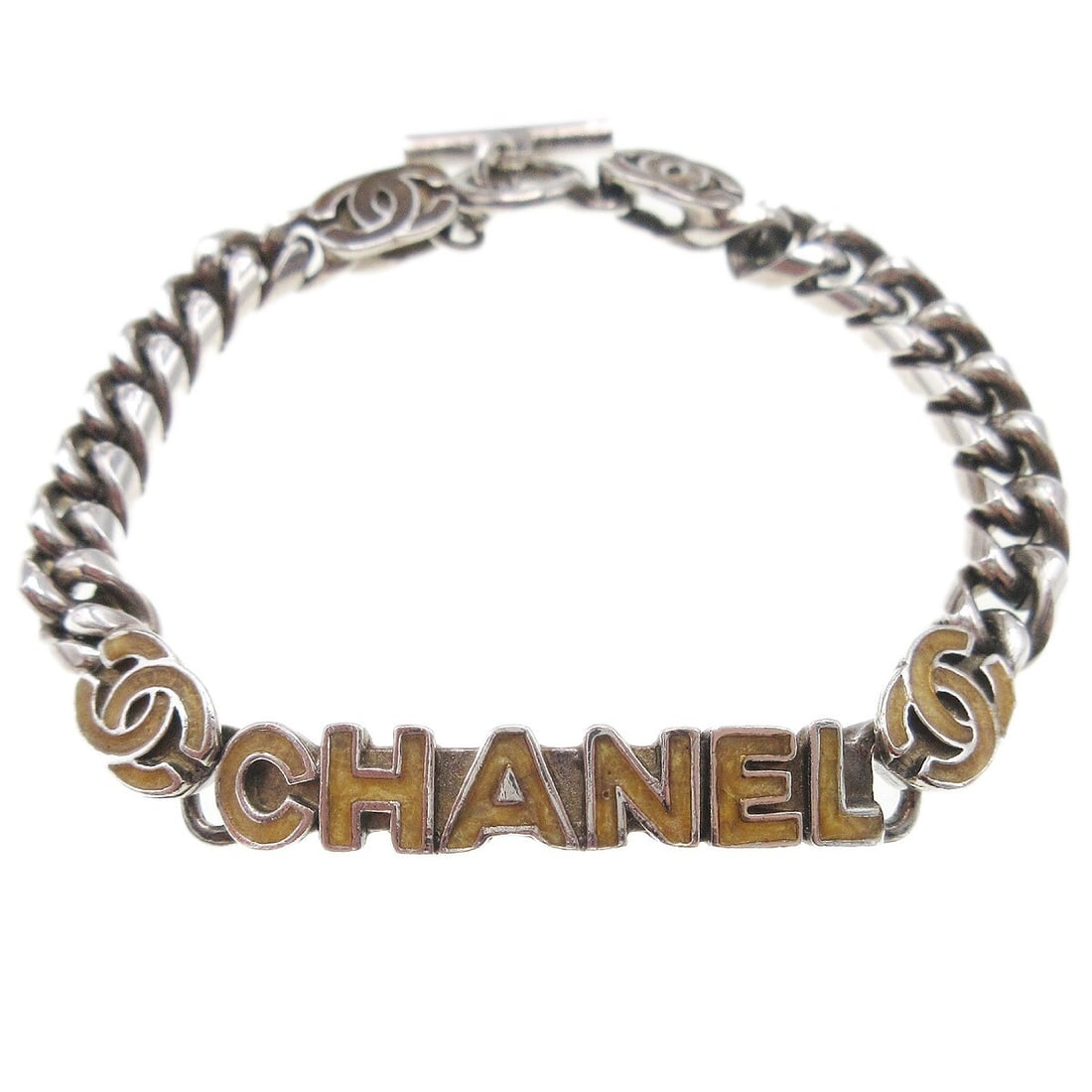 Chanel Silver Plated Bracelet Model 00T Elegant Design: Chanel Silver Plated Bracelet Model 00T Elegant Design Introducing a stylish Chanel bracelet that exudes elegance. This piece features a sleek silver-plated design, perfect for adding a touch of sophi