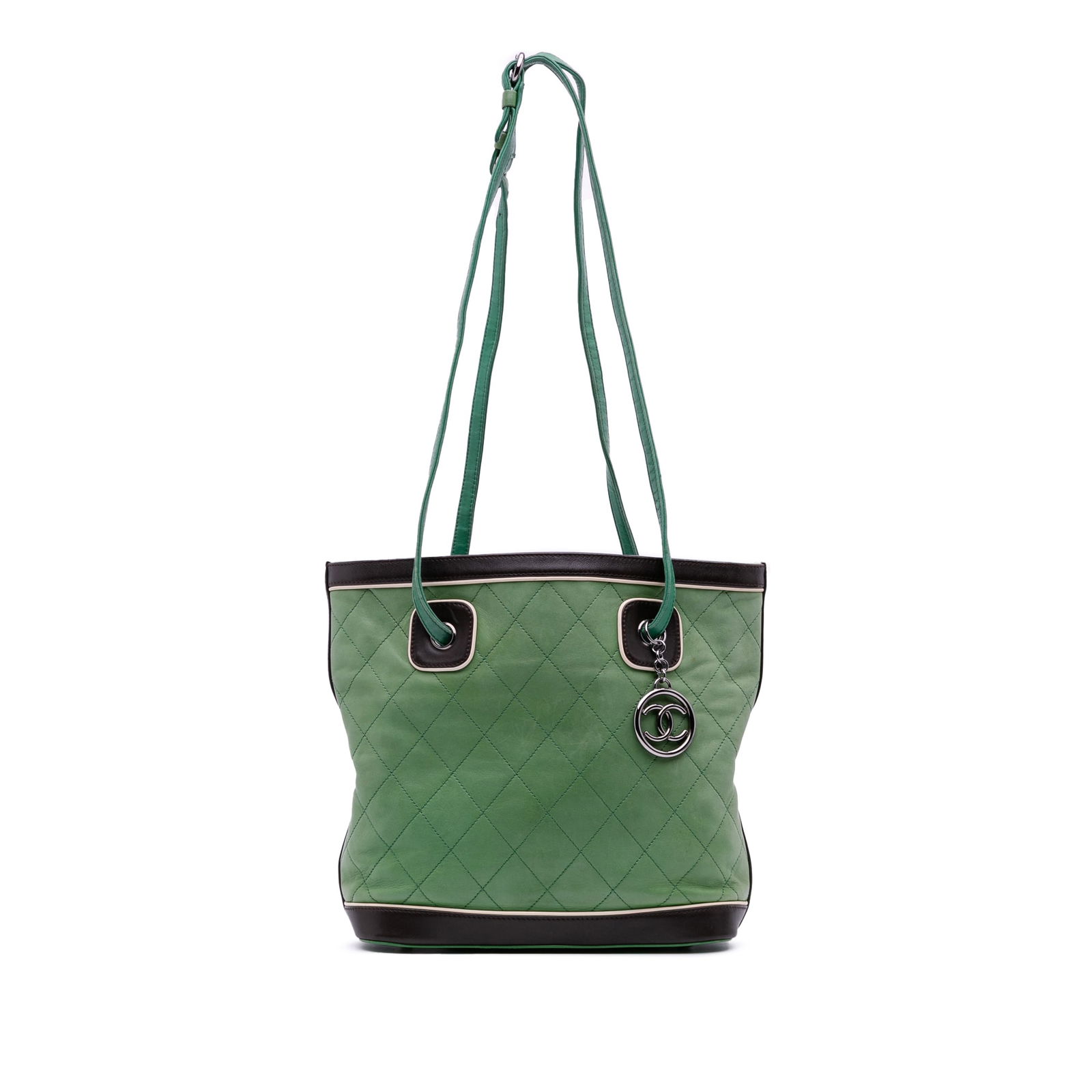 Chanel CC Quilted Lambskin Country Club Tote Green Leather Bag: Chanel CC Quilted Lambskin Country Club Tote Green Leather Bag The Chanel CC Quilted Lambskin Country Club Tote is a stylish and functional accessory crafted from quilted leather. This bag features fl