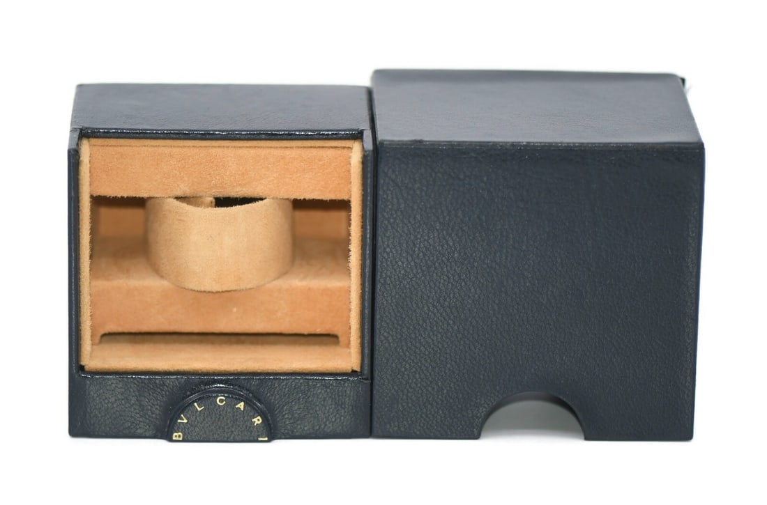 Authentic Bulgari Presentation Watch Box 3x3x3 Inches: Authentic Bulgari Presentation Watch Box 3x3x3 Inches This elegant Bulgari watch box is perfect for presenting and storing your timepiece. Crafted by the renowned brand Bvlgari, this presentation box