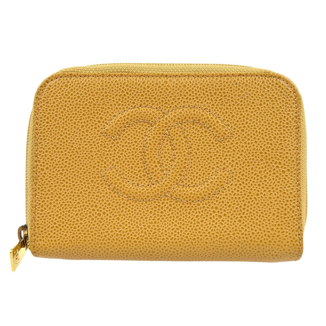 Chanel Beige Caviar Bifold Wallet Purse with CC Pattern: Chanel Beige Caviar Bifold Wallet Purse with CC Pattern This Chanel bifold wallet purse is crafted from luxurious beige caviar skin leather, featuring the iconic CC pattern. The exterior is in very go