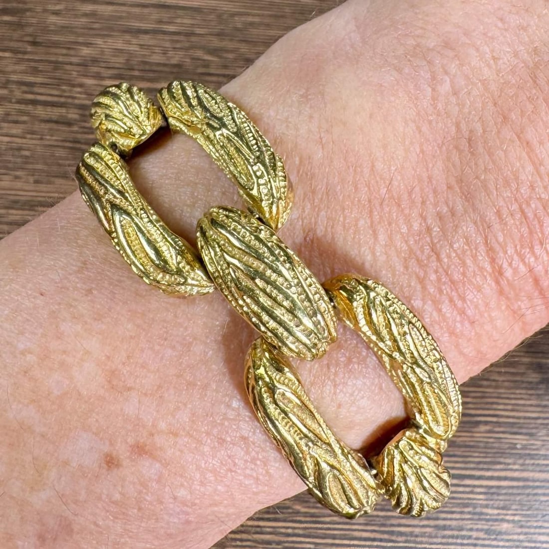 1960's Classic 18K Yellow Gold Bracelet 7 x 1 Inches (1 of 3)