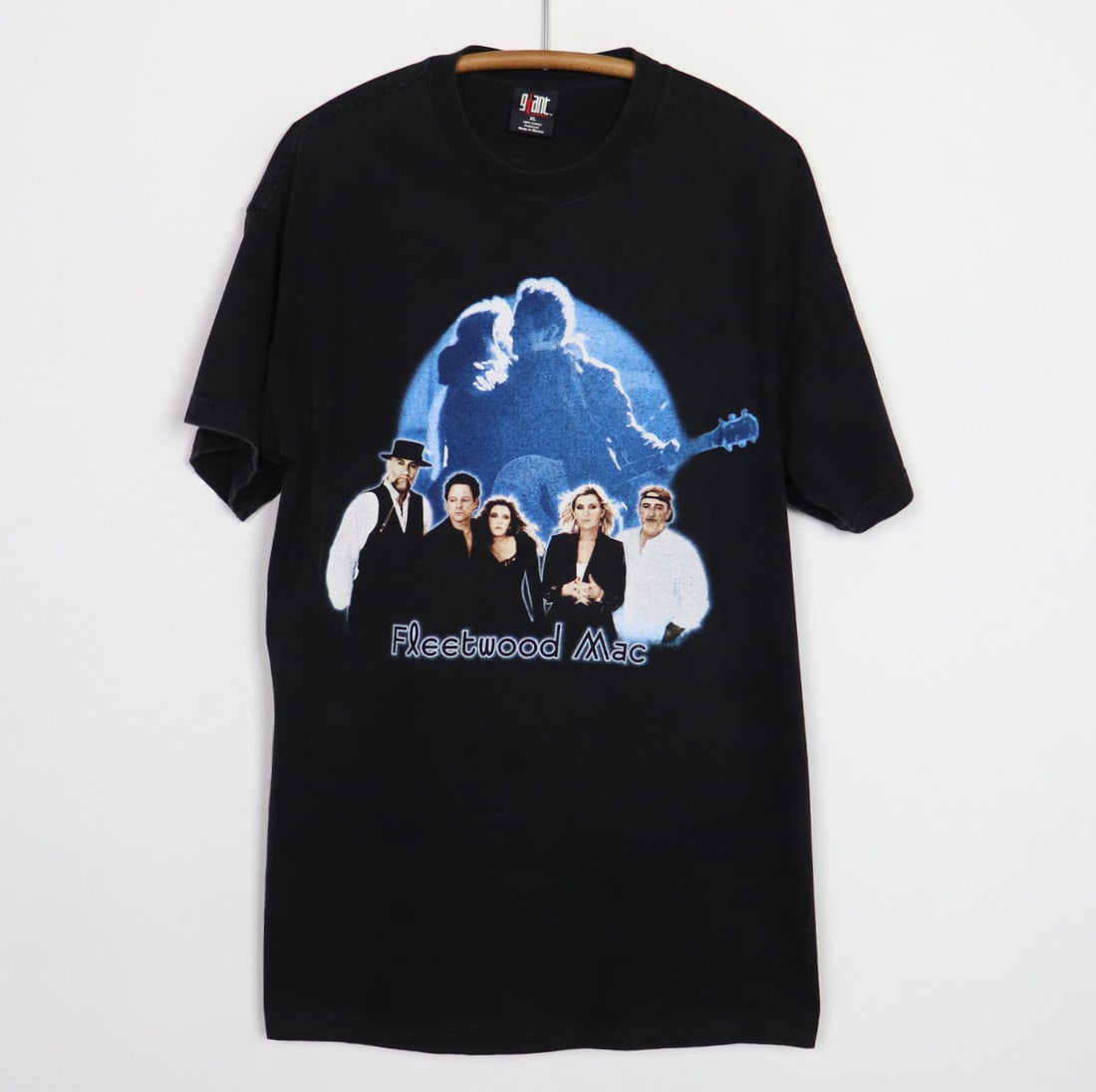 Vintage 1997 Fleetwood Mac Black Cotton Shirt with Graphics: Vintage 1997 Fleetwood Mac Black Cotton Shirt with Graphics Own a piece of music history with this original vintage 1997 Fleetwood Mac shirt. Crafted from 100% cotton, this classic black shirt