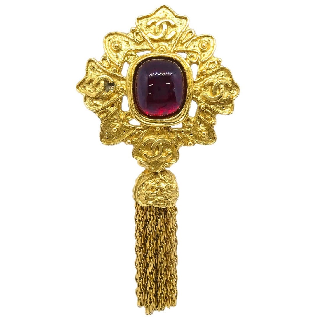 Chanel Gripoix Gold Red Fringe Brooch Pin 94A: Chanel Gripoix Gold Red Fringe Brooch Pin 94A This exquisite Chanel Gripoix brooch pin features a stunning gold-plated finish complemented by vibrant red fringe accents. The brooch is a perfect access
