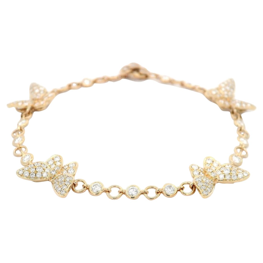 1.63ct Diamond Butterfly Bracelet in 18k Yellow Gold: 1.63ct Diamond Butterfly Bracelet in 18k Yellow Gold This exquisite 1.63ct Diamond Butterfly Bracelet is crafted in luxurious 18k yellow gold. The bracelet features 194 round white diamonds, totaling