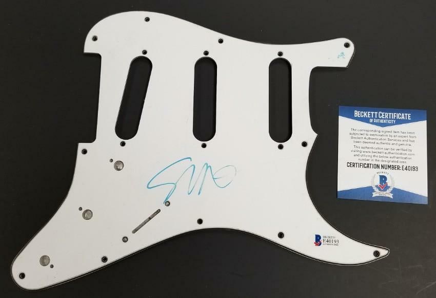 Seth MacFarlane Signed Guitar Pickguard with Beckett COA: Seth MacFarlane Signed Guitar Pickguard with Beckett COA This is an original guitar pickguard signed by actor and filmmaker Seth MacFarlane, known for his work on the animated television series Family