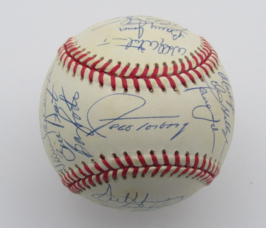1992 New York Mets Team Signed Baseball by 30 Players: 1992 New York Mets Team Signed Baseball by 30 Players This is a collectible 1992 New York Mets Team Signed ONL Baseball featuring the autographs of 30 players, including notable names like Dwight Good