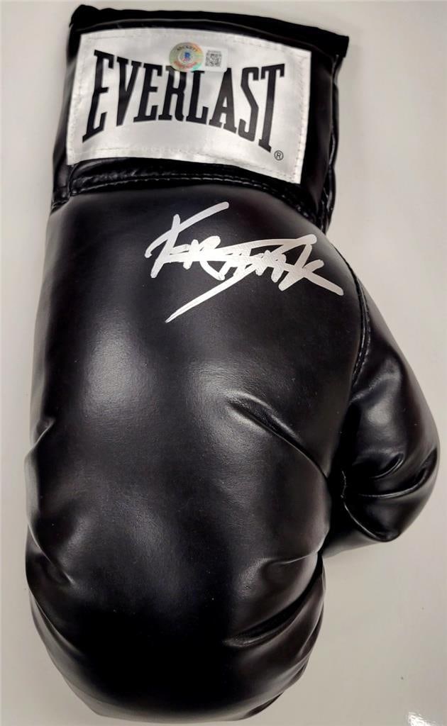 Frank Sanchez Signed Everlast Boxing Glove Beckett BAS Authenticated (1 of 4)