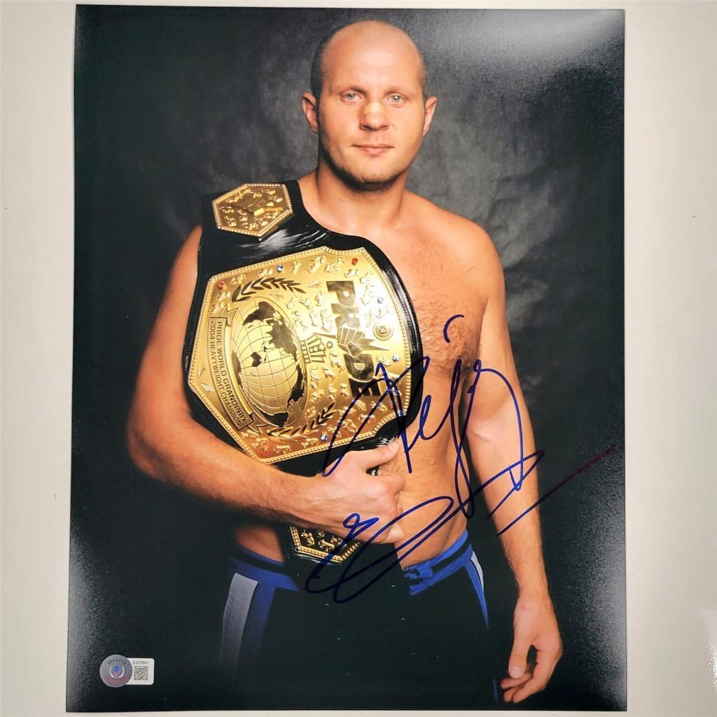 Fedor Emelianenko Signed 11x14 Photo UFC MMA Beckett Authenticated: Fedor Emelianenko Signed 11x14 Photo UFC MMA Beckett Authenticated This is an original 11x14 photo signed by Fedor Emelianenko, a prominent figure in Mixed Martial Arts (MMA) and the UFC. The autograp