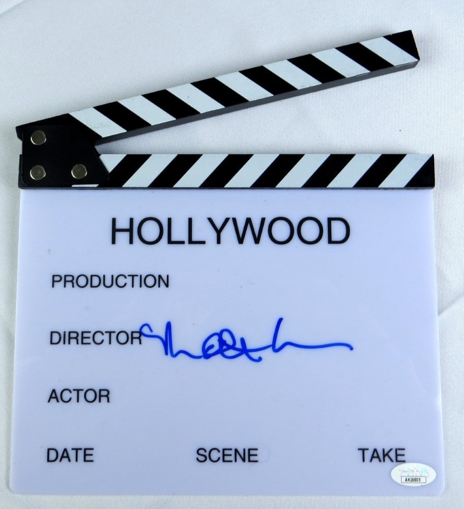 Matt Reeves Signed Mini Movie Clapper The Batman JSA Authenticated: Matt Reeves Signed Mini Movie Clapper The Batman JSA Authenticated This is a mini movie clapper autographed by acclaimed director Matt Reeves, known for his work on 'The Batman'. The item has been aut