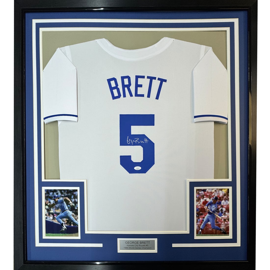 Framed Autographed George Brett Jersey Kansas City Royals JSA COA 35x39: Framed Autographed George Brett Jersey Kansas City Royals JSA COA 35x39 Celebrate the legacy of baseball legend George Brett with this framed autographed 35x39 Kansas City Royals white jersey. This or