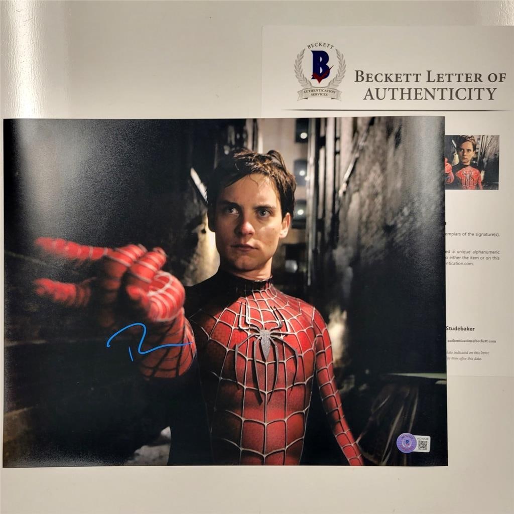 Tobey Maguire Signed Spider-Man 11x14 Photo Beckett Authenticated (1 of 5)