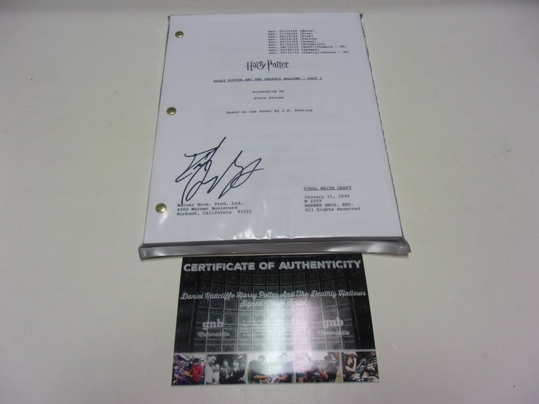 Daniel Radcliffe Signed Harry Potter Deathly Hallows Movie Script with COA (1 of 1)