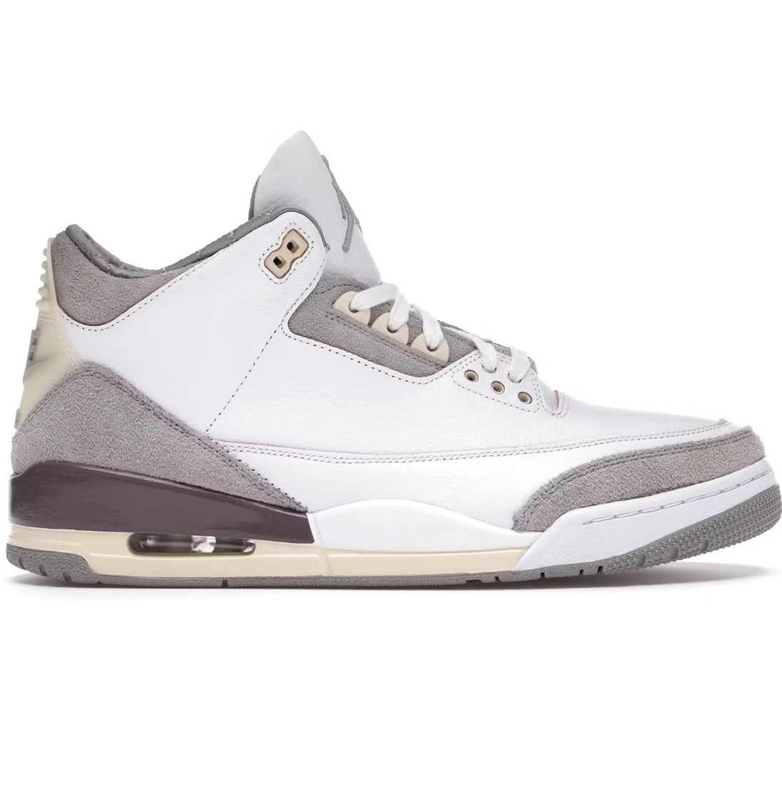 Nike Jordan 3 Retro SP A Ma Maniere Women's Size 12.5: Nike Jordan 3 Retro SP A Ma Maniere Women's Size 12.5 Elevate your sneaker game with the authentic Nike Jordan 3 Retro SP A Ma Maniere (W). This stylish pair is crafted for women and features a sleek