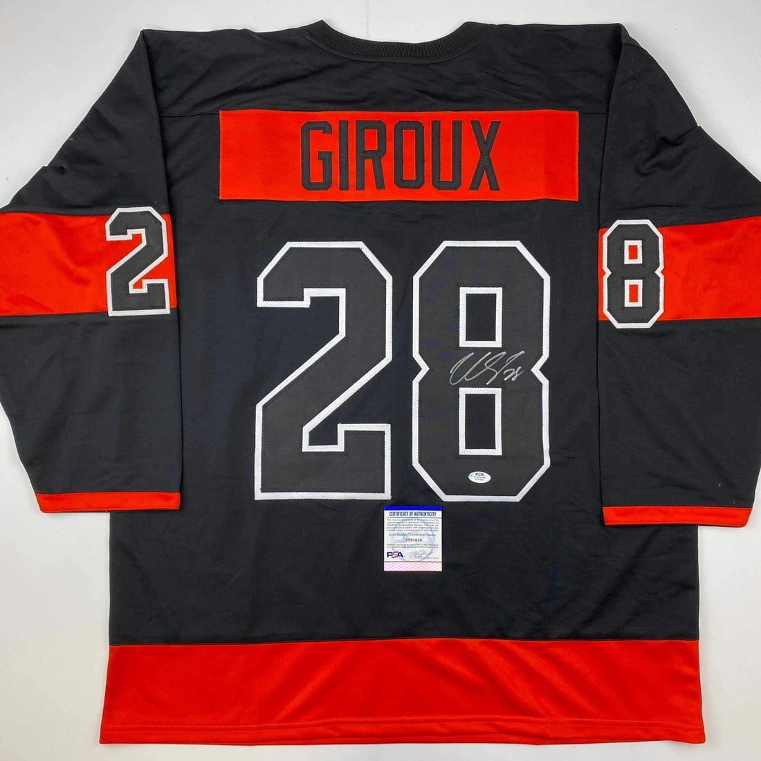 Claude Giroux Signed Black Jersey Philadelphia Flyers PSA/DNA COA Gem Mint (1 of 4)