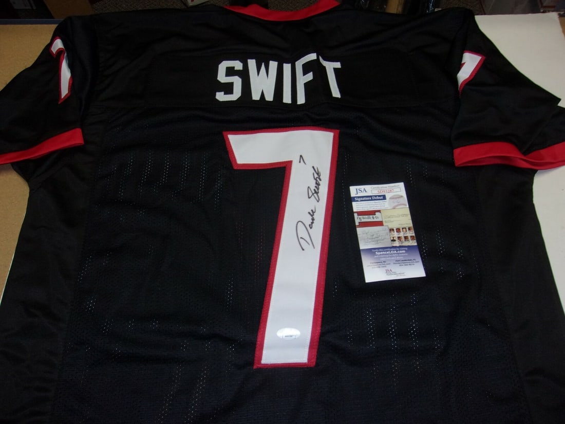 D'Andre Swift Georgia Bulldogs Signed Jersey with JSA COA (1 of 2)