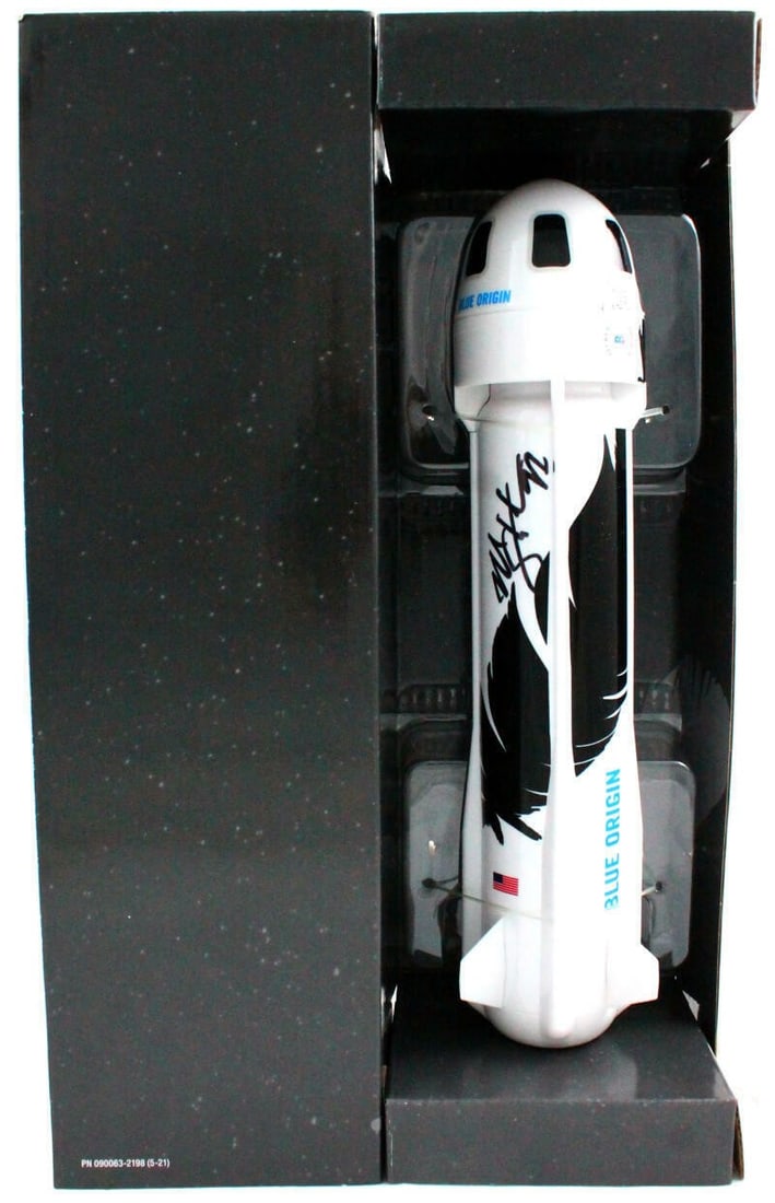 Michael Strahan Signed Blue Origin Mini Rocket Beckett Authenticated: Michael Strahan Signed Blue Origin Mini Rocket Beckett Authenticated This collectible item features an autographed mini rocket from Blue Origin, personally signed by former New York Giants player Mich