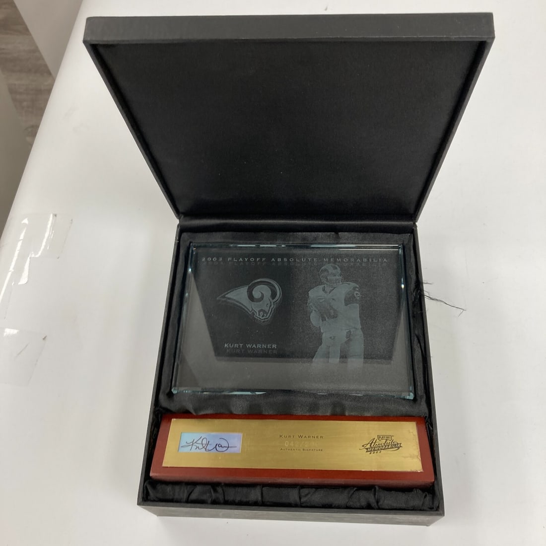 2003 Playoff Absolute Memorabilia Kurt Warner Rams Signed Auto Display (1 of 6)
