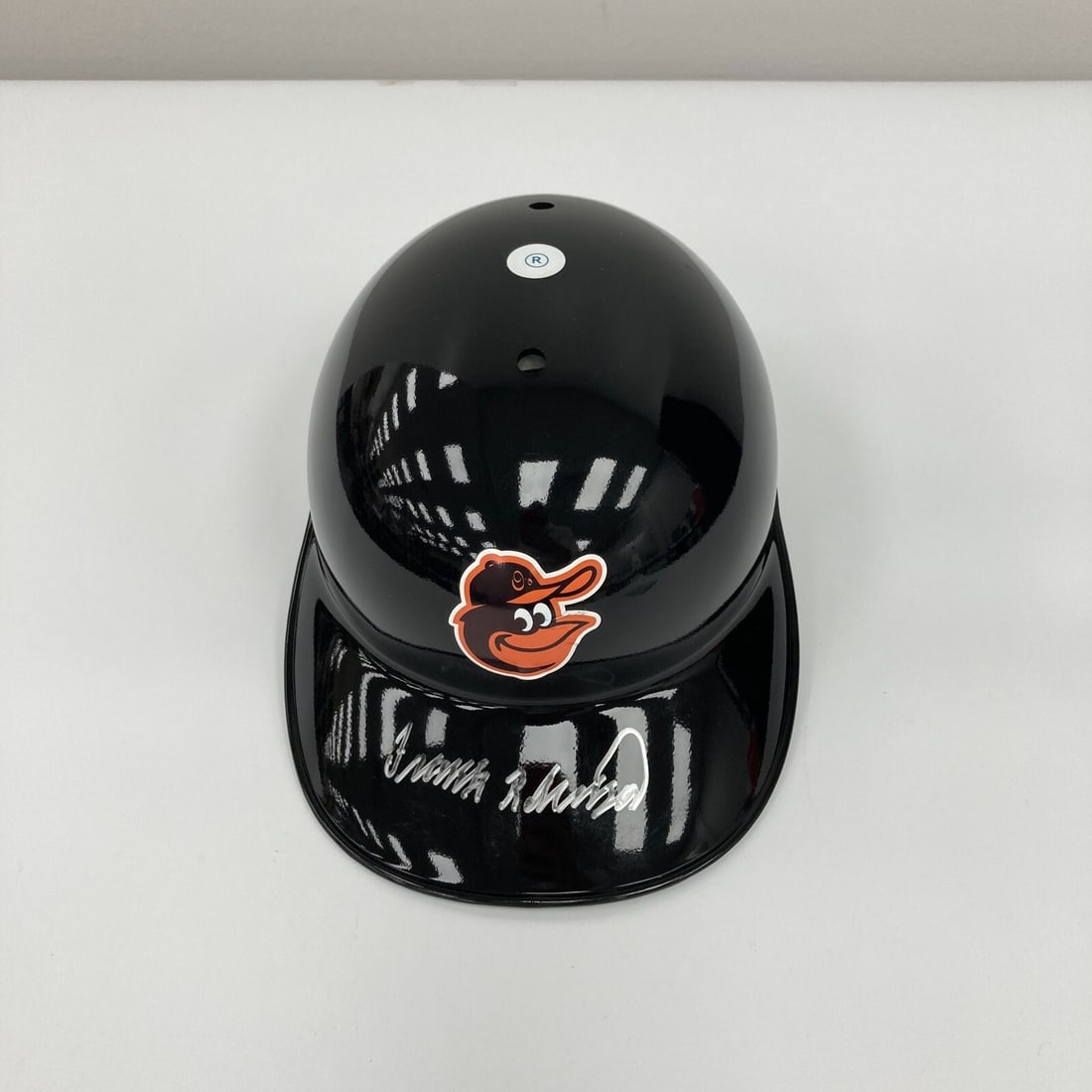 Frank Robinson Signed Baltimore Orioles Game Helmet PSA Authenticated: Frank Robinson Signed Baltimore Orioles Game Helmet PSA Authenticated This authentic Baltimore Orioles game model helmet is signed by the legendary baseball player Frank Robinson. The helmet comes wit