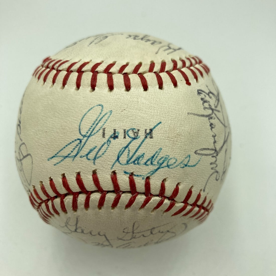 1969 New York Mets Team Signed Baseball 24 Signatures PSA JSA COA: 1969 New York Mets Team Signed Baseball 24 Signatures PSA JSA COA This exceptional 1969 New York Mets World Series Champions team-signed baseball is a must-have for any baseball enthusiast or Mets fan