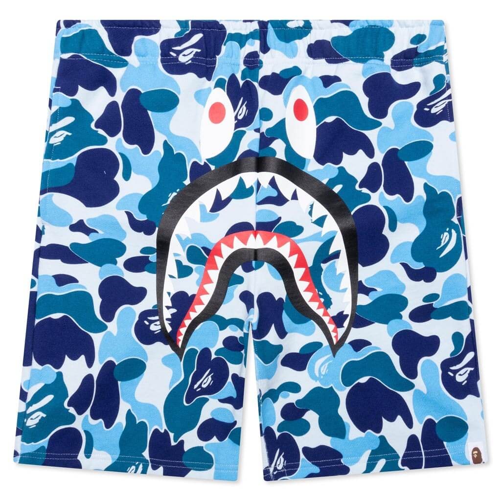 Authentic Bape ABC Camo Shark Shorts Blue Large: Authentic Bape ABC Camo Shark Shorts Blue Large Discover the Authentic Bape ABC Camo Shark Blue Shorts, designed for both style and comfort. These shorts feature the iconic Bape camouflage pattern, ma