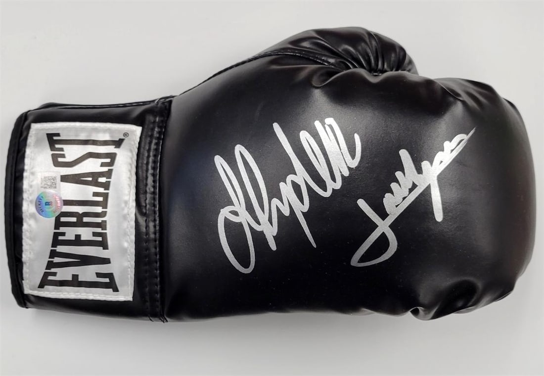 Jaime Munguia John Ryder Signed Boxing Glove Beckett BAS Certified: Jaime Munguia John Ryder Signed Boxing Glove Beckett BAS Certified This is an original boxing glove signed by Jaime Munguia and authenticated by Beckett Authentication Services (BAS). The glove showca