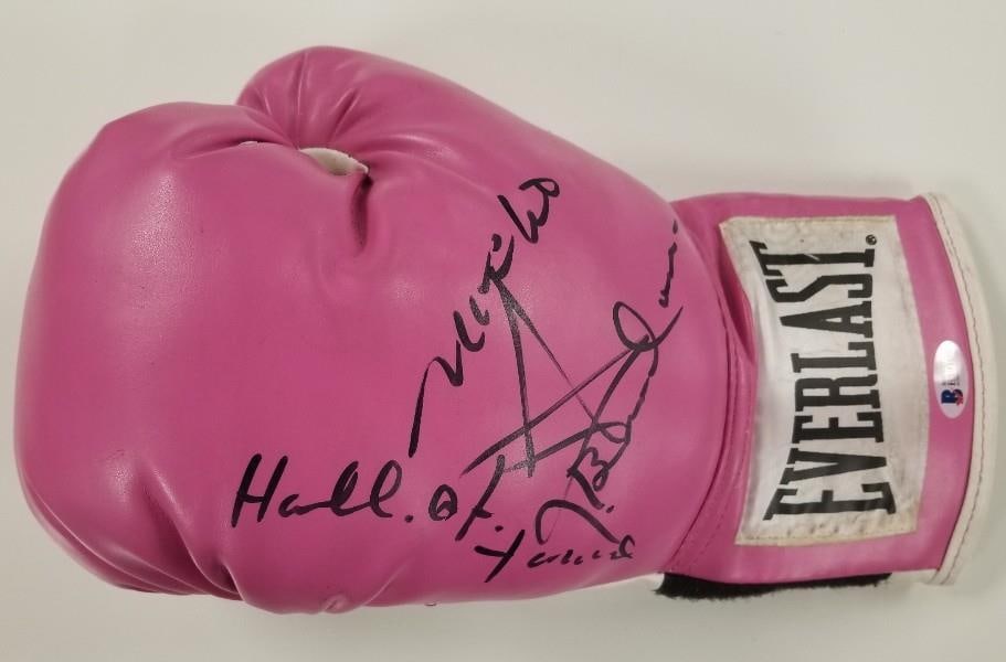 Ignacio Nacho Beristain Signed Boxing Glove with Beckett BAS COA (1 of 3)