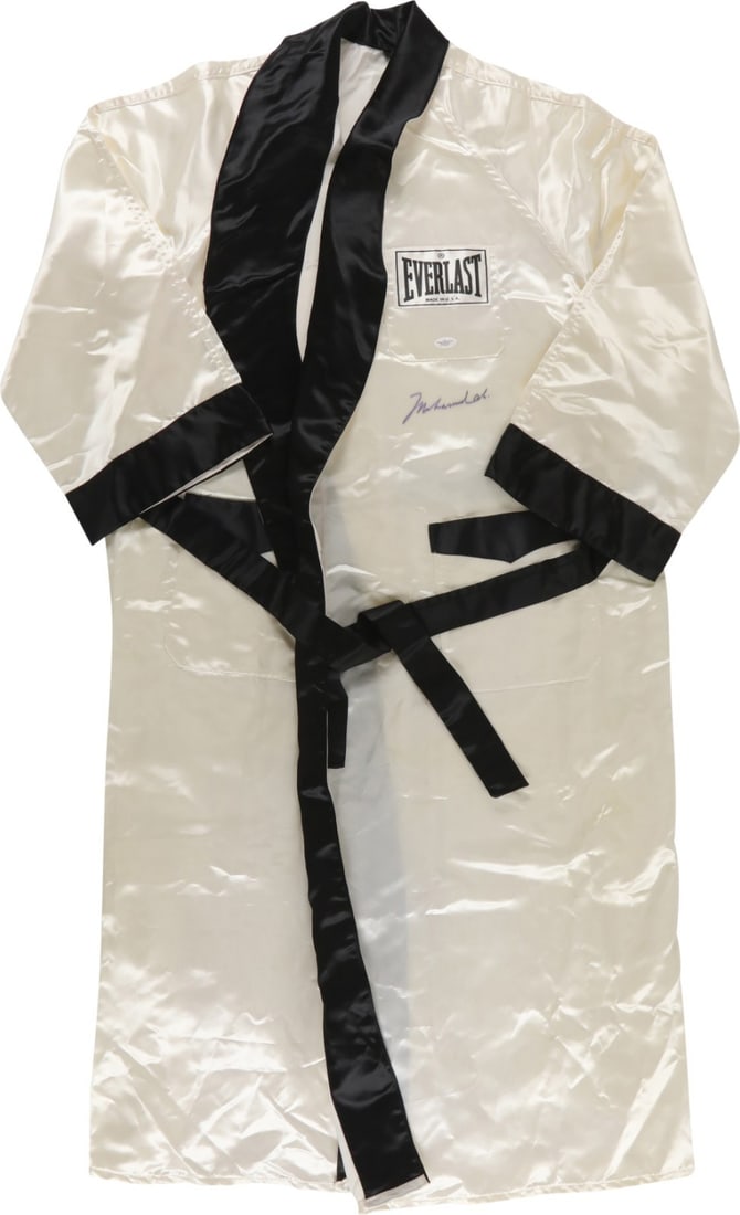 Muhammad Ali Signed Everlast Boxing Robe with JSA COA (1 of 6)